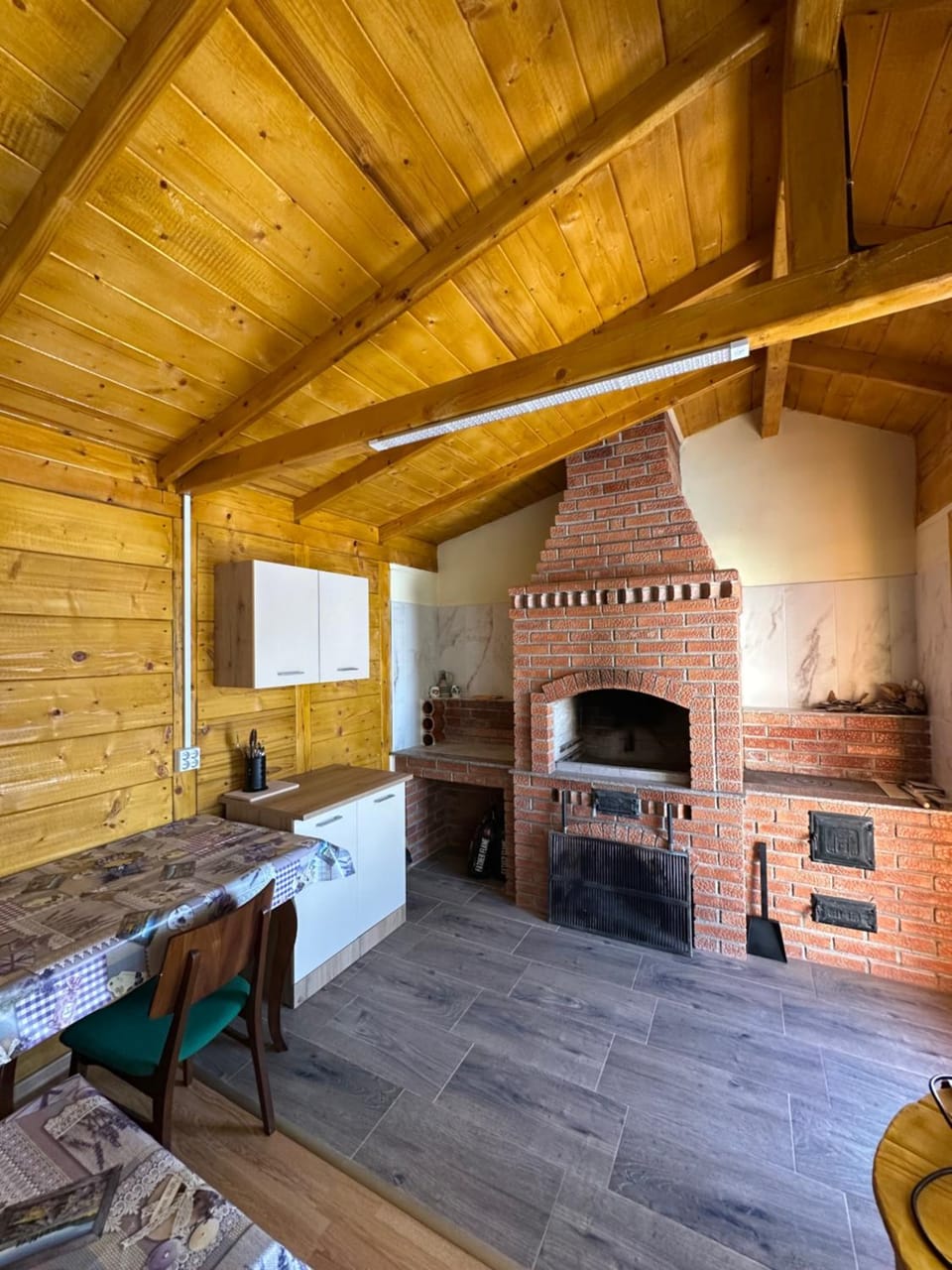 Seating area, Dining area