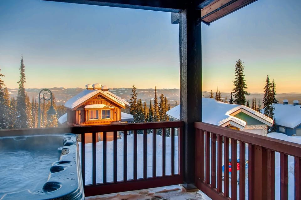 Moonshine Crescent 385 by Okanagan Premier Apartment in British Columbia
