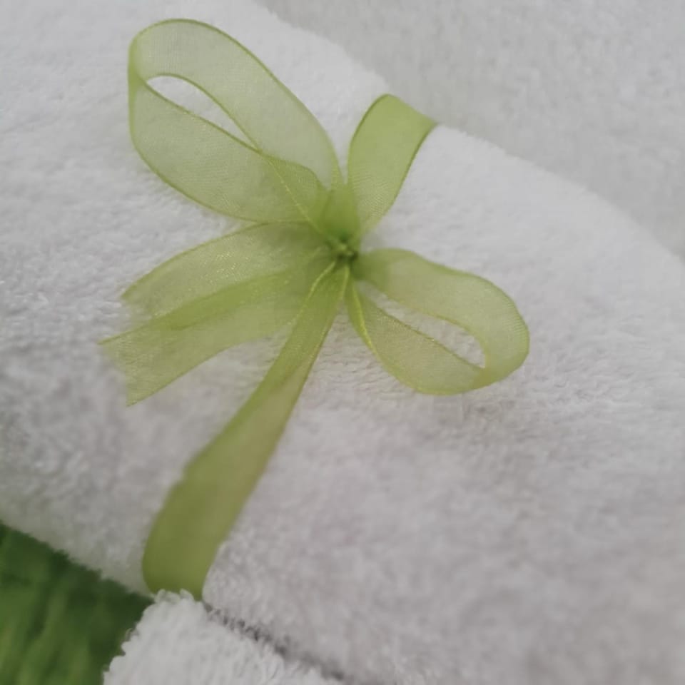 Bedroom, towels, towels