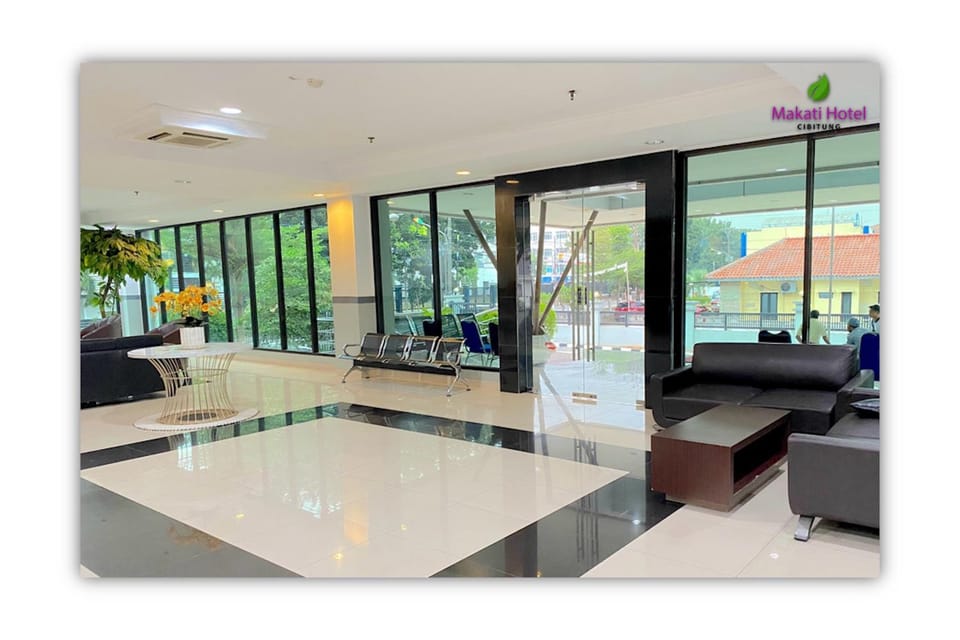 Facade/entrance, Balcony/Terrace, Lobby or reception, Seating area