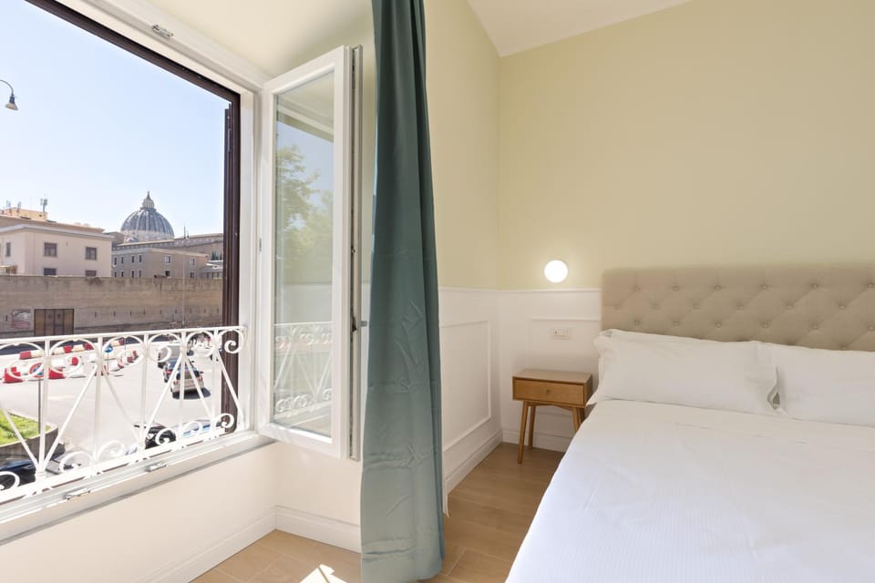 Bed, View (from property/room), Photo of the whole room, Bedroom