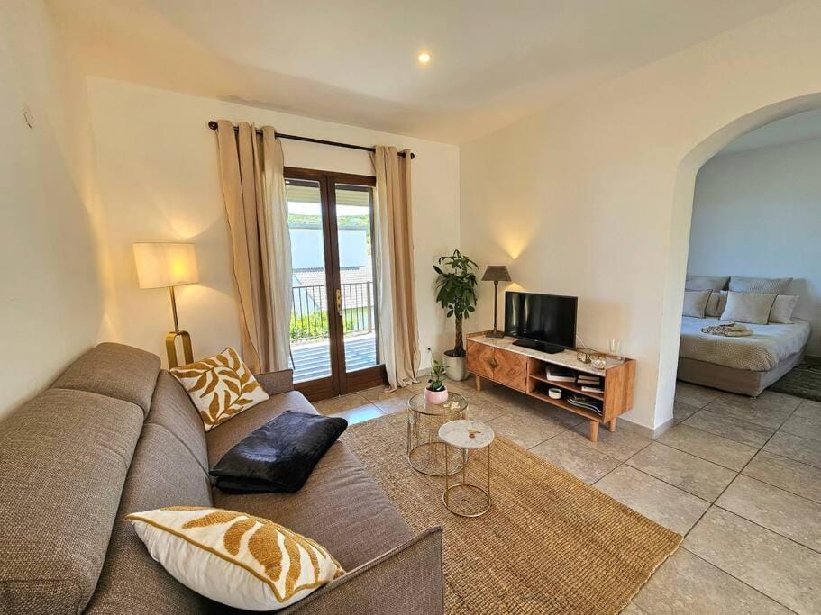 Bel appartement avec piscine Cap Corse- Sisco Apartment in Corsica