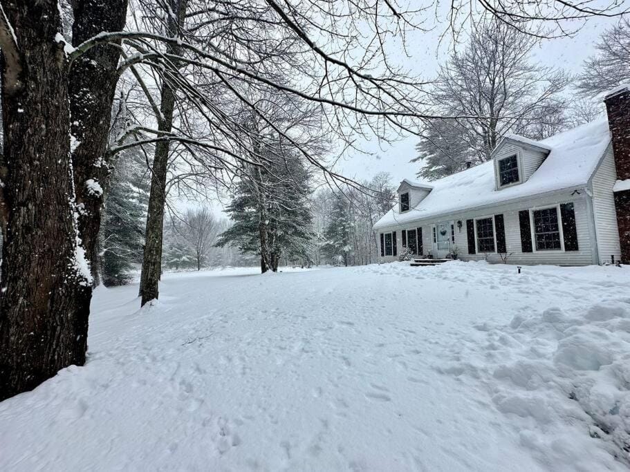 Relaxing Hudson Valley Getaway- 4BR Sauna 15 acres House in Hudson Valley