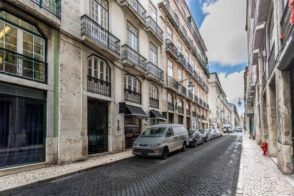 Neighbourhood, Street view