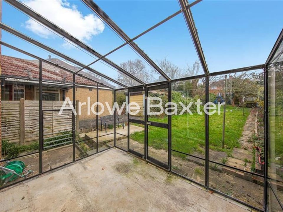 Stylish 3-Bedroom Garden Home, AC, Contractors and Families House in London