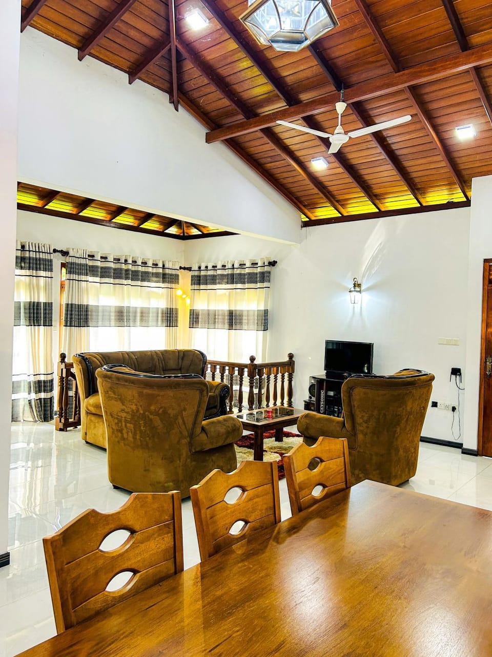 TV and multimedia, Living room, Seating area