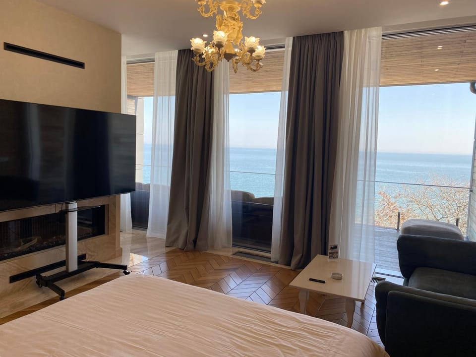 TV and multimedia, Photo of the whole room, Sea view