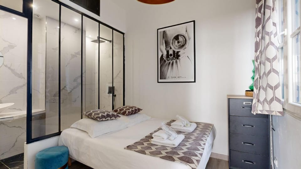 Bed, Bathroom, Bedroom, towels, wardrobe