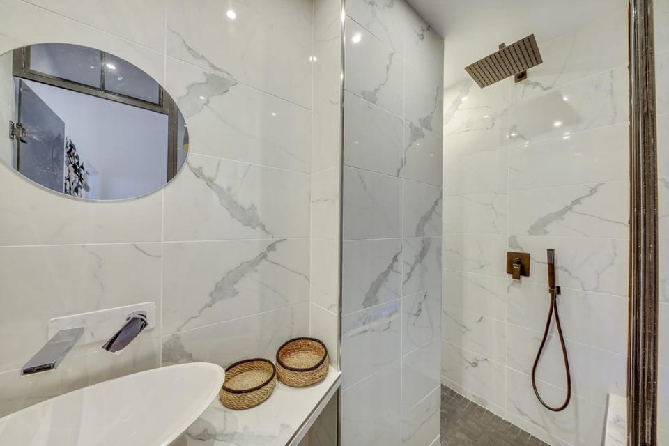 Shower, Bathroom, towels