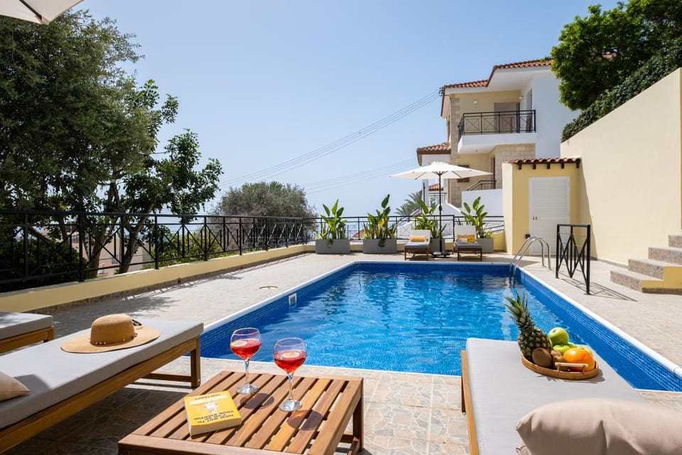 Horizon Villa by Nomads - 5min to Coral Bay Beach Villa in Peyia