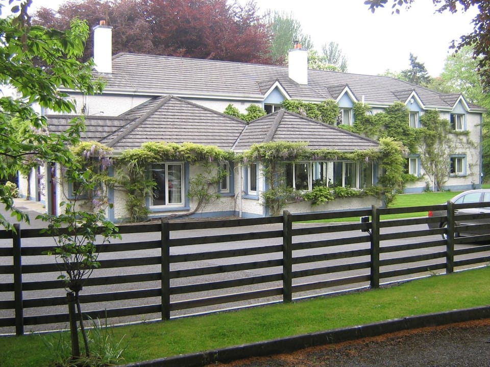 Facade/entrance, Summer, Garden