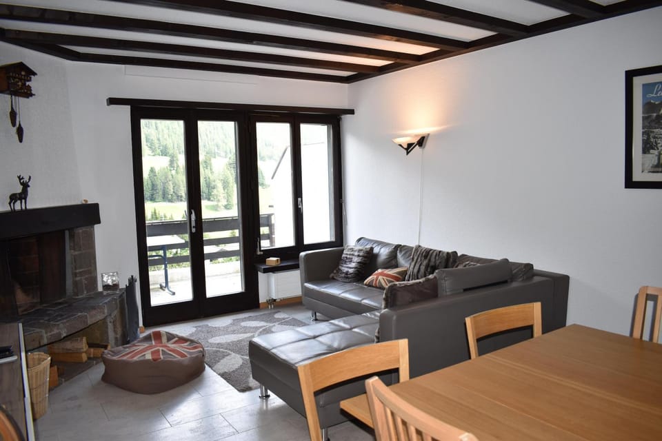 La Schmetta 38 House in Lantsch/Lenz