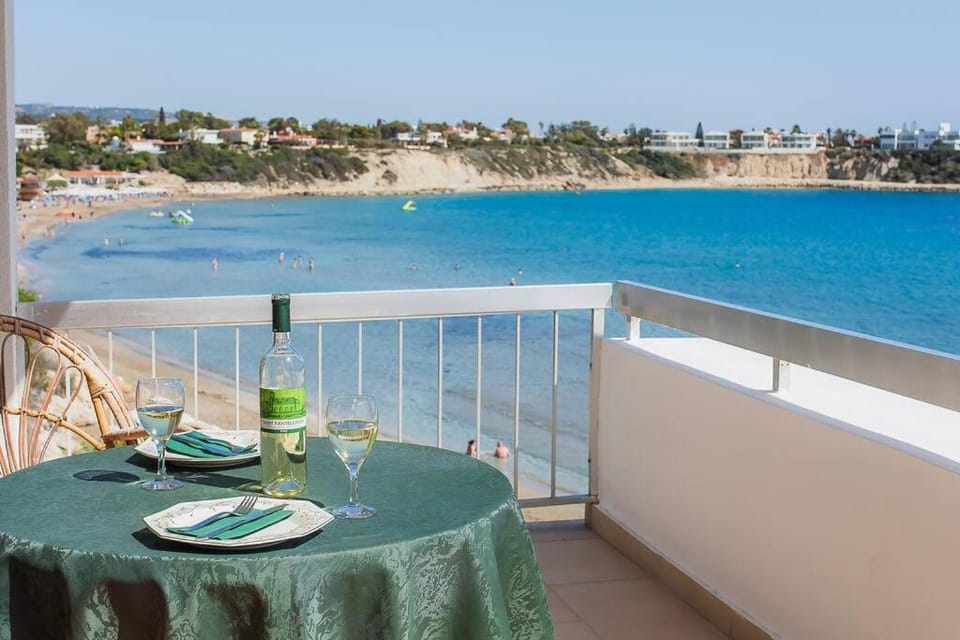 Coral Bay Beach House Apartment Apartment in Peyia