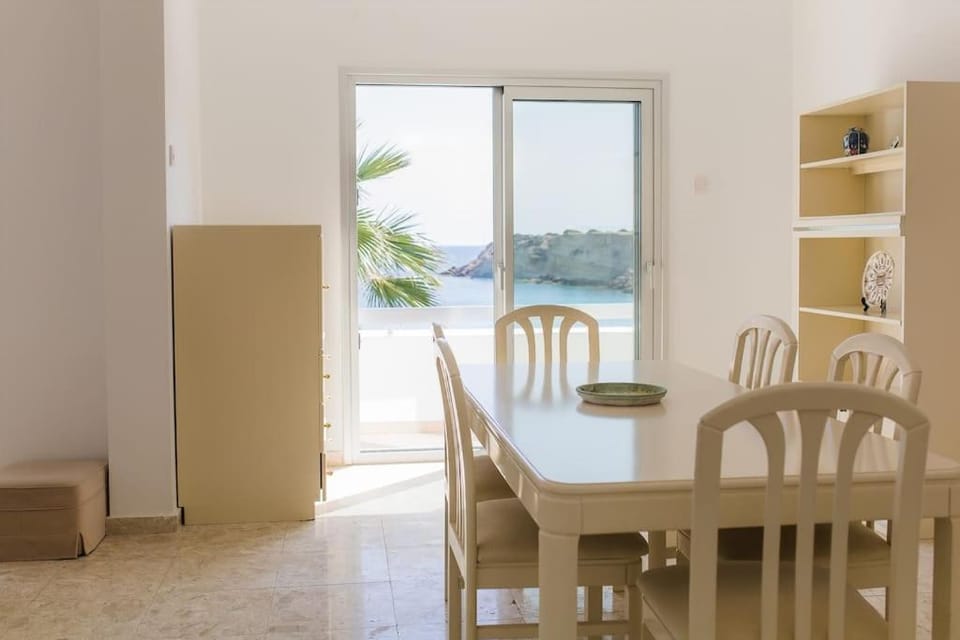 Coral Bay Beach House Apartment Apartment in Peyia