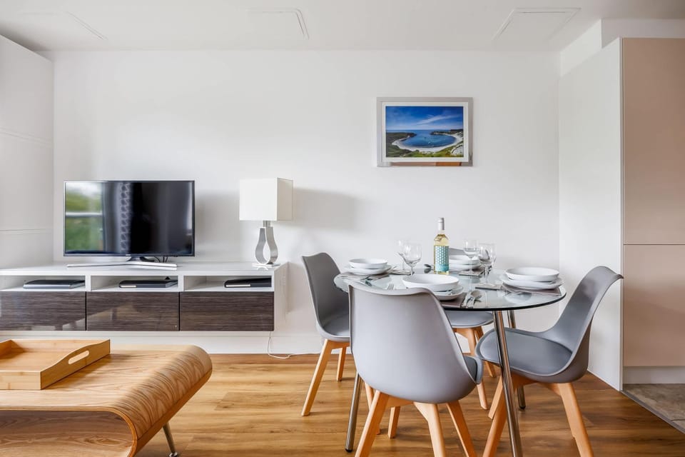 TV and multimedia, Living room, Dining area