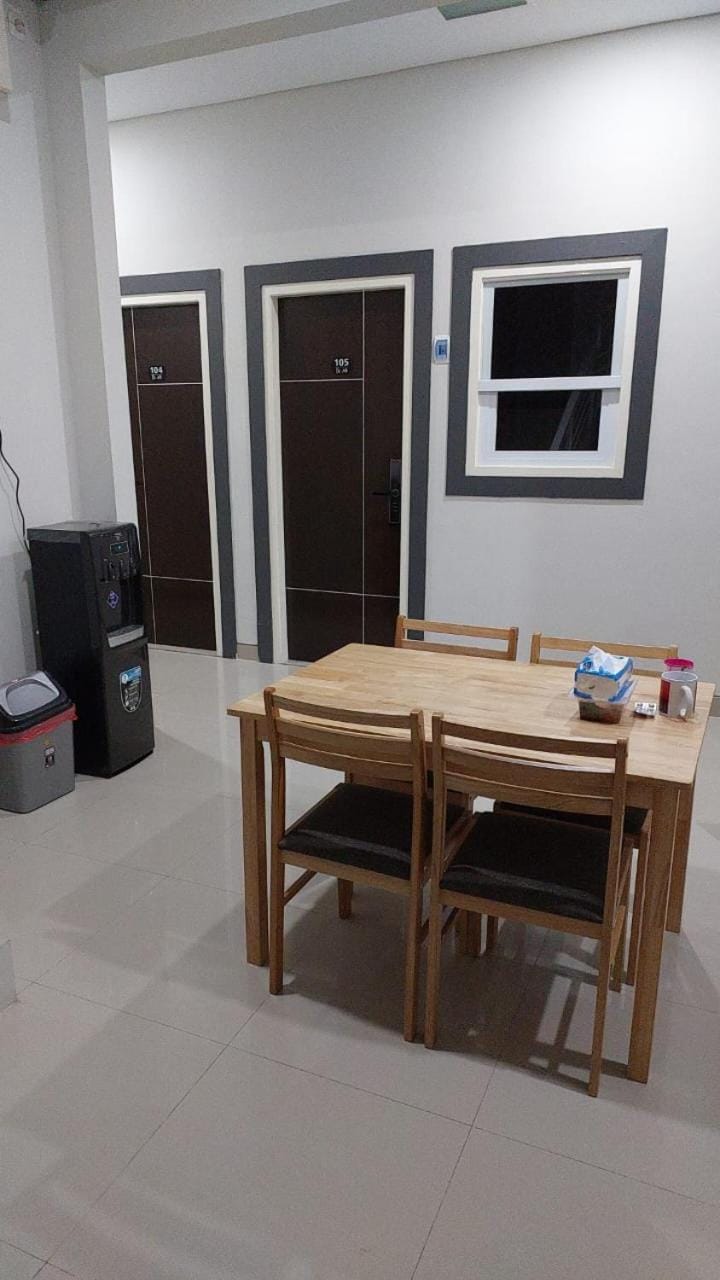De AR Guest House Gresik Bed and Breakfast in East Java