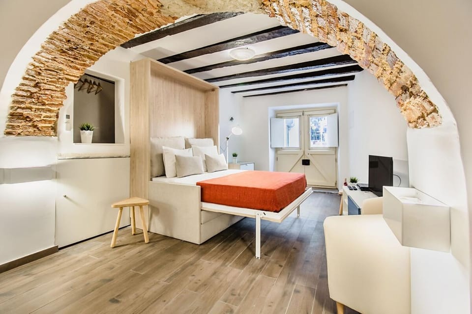 Bed, Living room