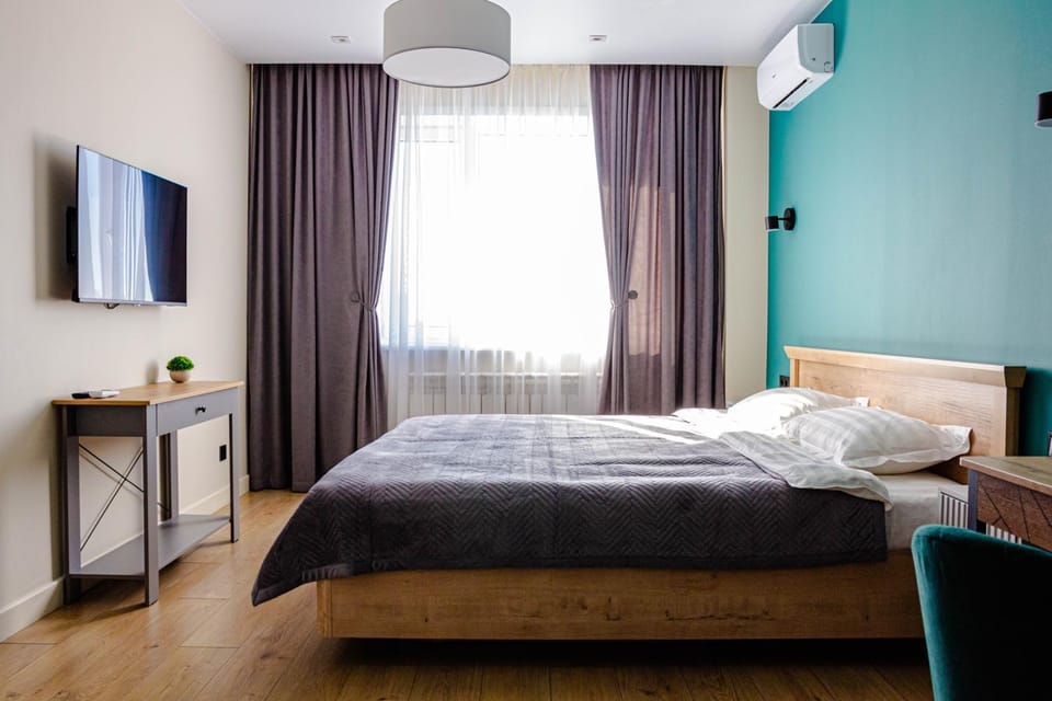 Bed, TV and multimedia, Photo of the whole room, Bedroom, air conditioner