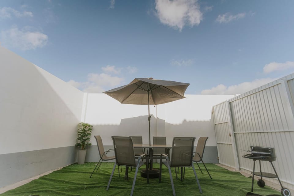 Patio, Dining area