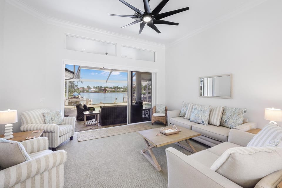Waterfront pool home just steps to Tigertail Beach House in Marco Island