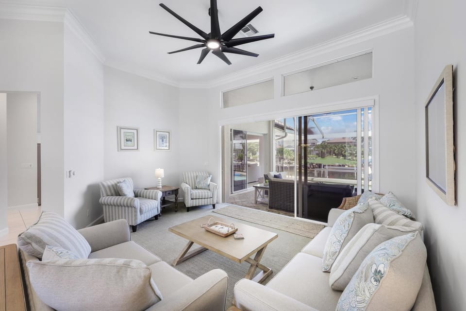 Waterfront pool home just steps to Tigertail Beach House in Marco Island
