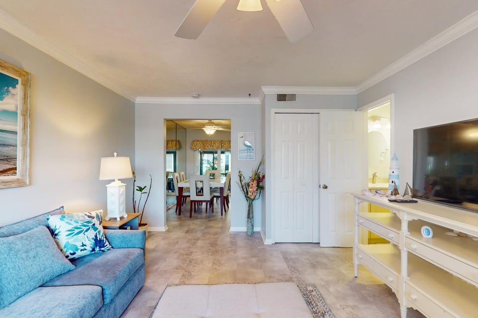 1 Mi to Beach! Marco Island Family Getaway w/ Pool House in Marco Island