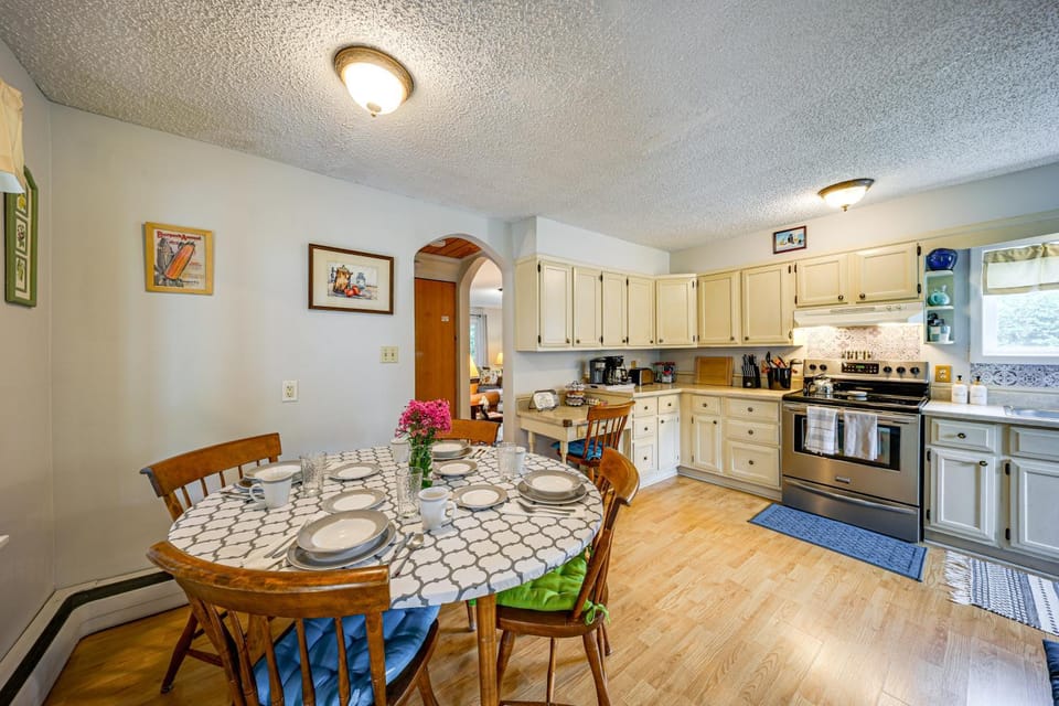 15 Mi to Penn State: Hideaway w/ Fire Pit! House in Mingoville