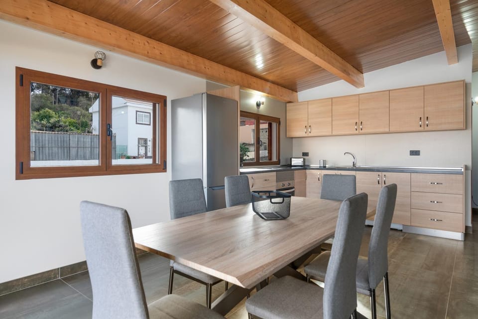 Property building, Kitchen or kitchenette, Living room