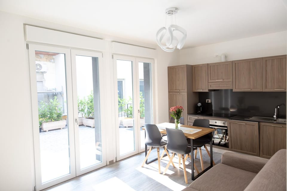 Kitchen or kitchenette, Living room, Seating area, Dining area, stove