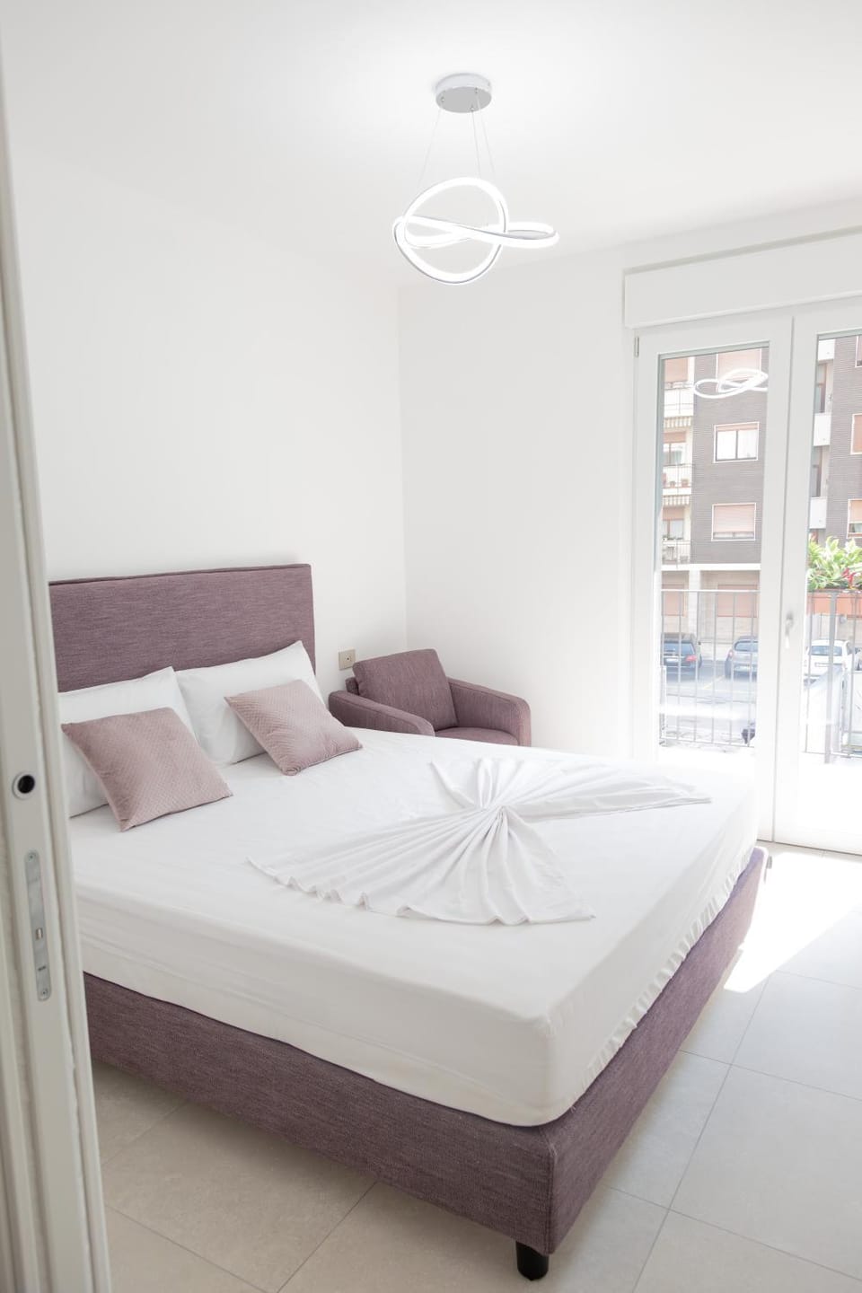 Bed, Photo of the whole room, towels