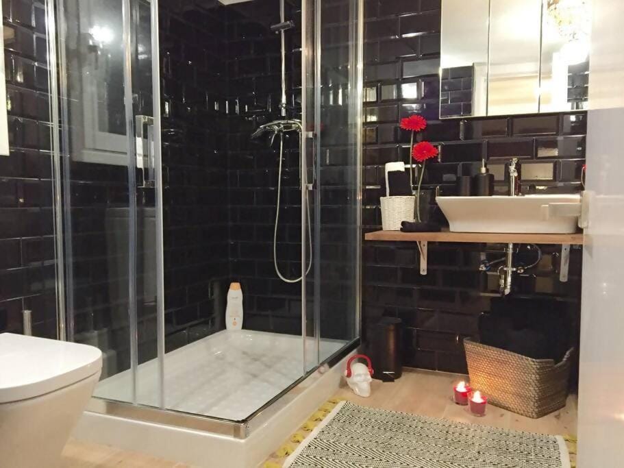 NEW APT-LOCATION LOCATION LOCATION!(BAR) Apartment in Centro