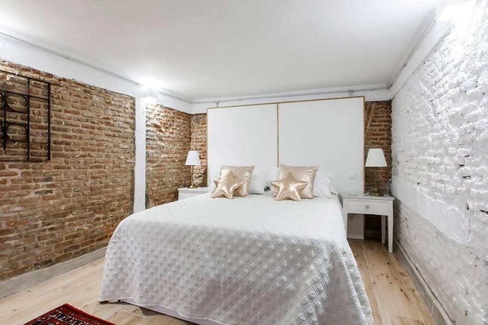 NEW APT-LOCATION LOCATION LOCATION!(BAR) Apartment in Centro