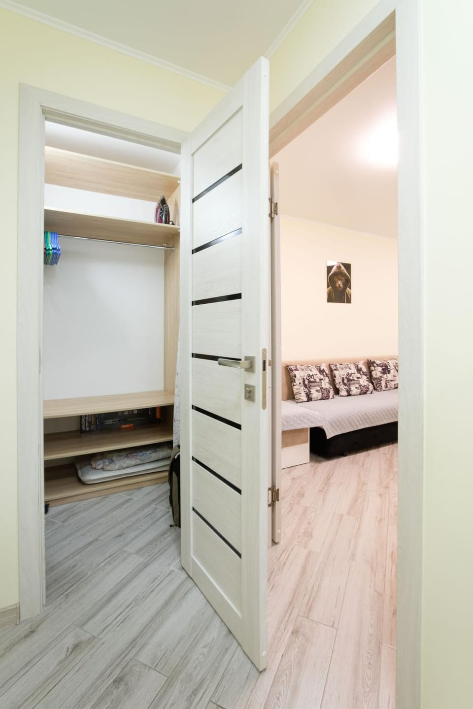 Photo of the whole room, wardrobe
