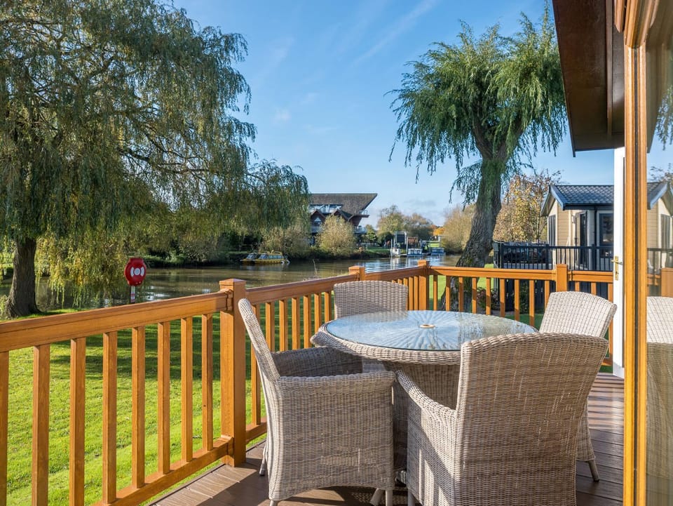 View (from property/room), Balcony/Terrace, Balcony/Terrace, River view