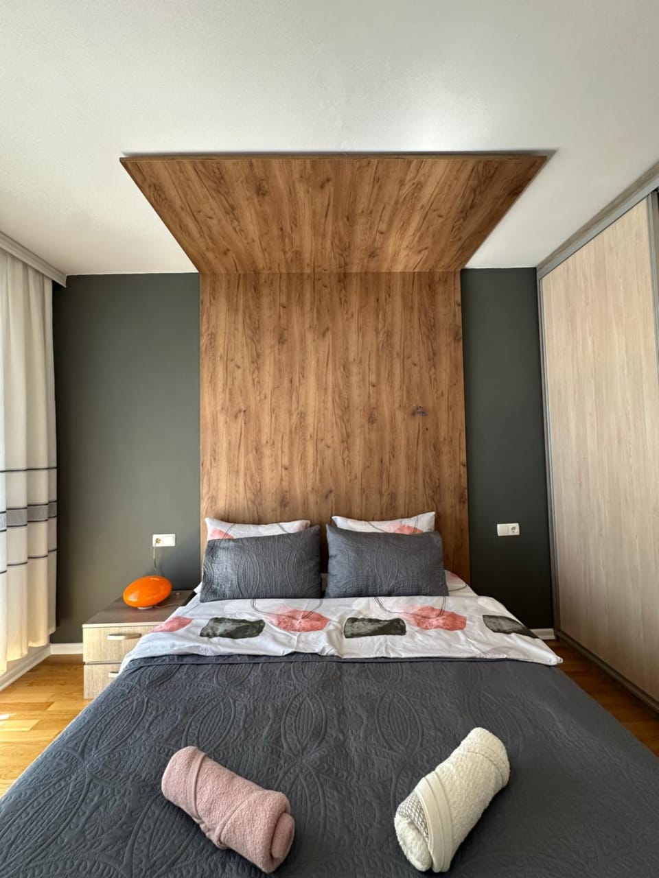 Bed, Bedroom, towels, wardrobe