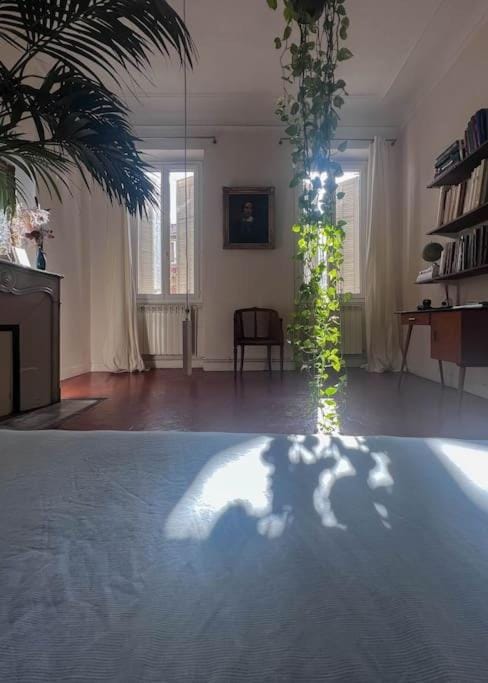 Grand appartement lumineux Apartment in Marseille