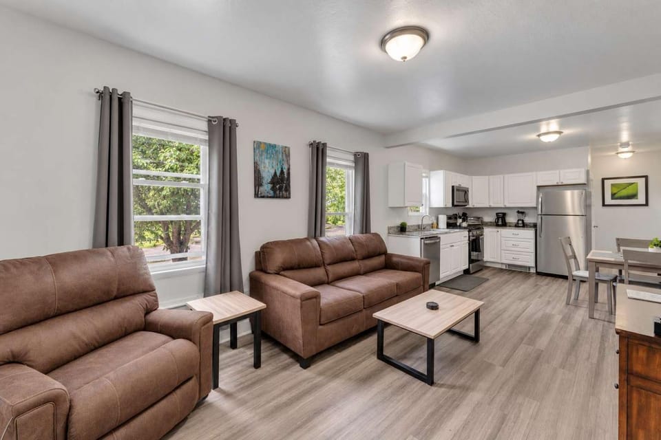 Pitcher's Paradise Apt 1-All Star Baseball Rentals Apartment in Oneonta