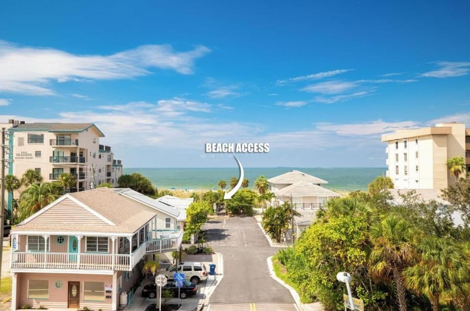 Madeira Bay Resort I 1402 House in Madeira Beach