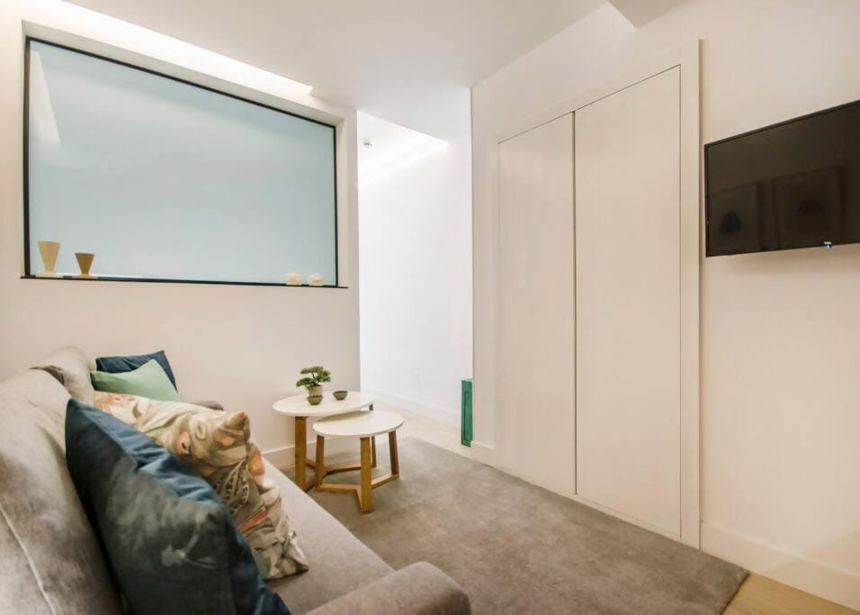 Serrano- Retiro Park-Plaza de Cibeles Apartment in Madrid