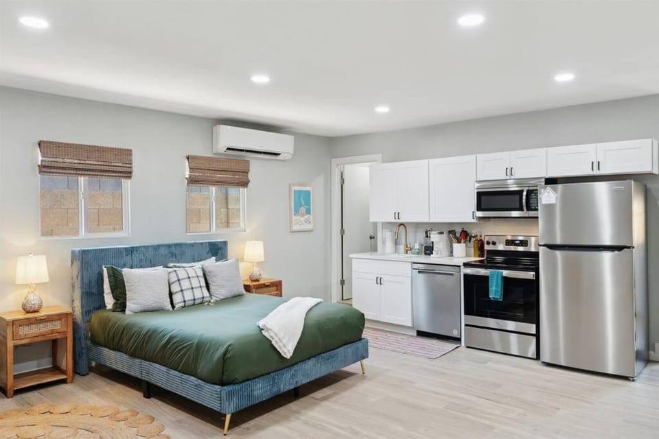 Gorgeous Tempe Studio with a Pool Apartment in Tempe