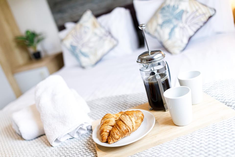 2Bed Whitley Bay Home - Free Parking, Close to beach & St Mary's Lighthouse Apartment in Whitley Bay