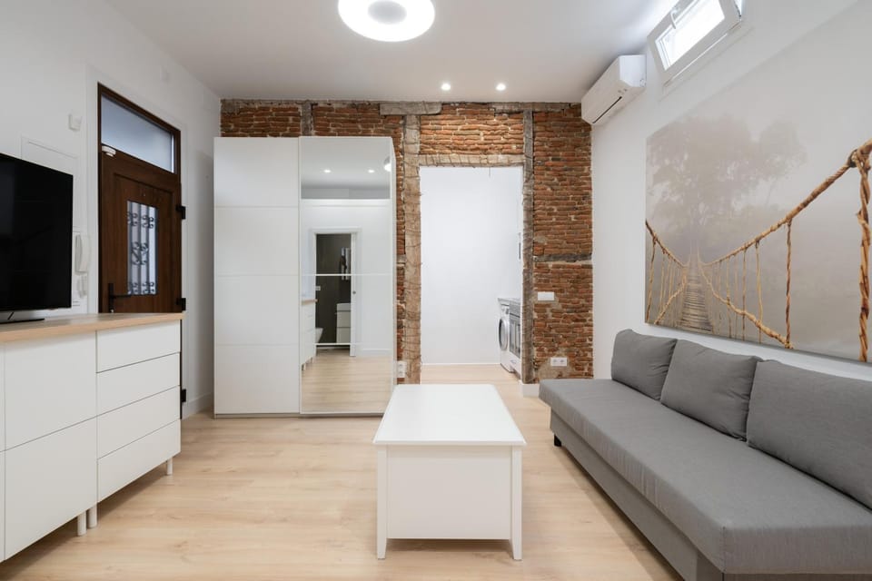 loft para 4 personas en cuatro caminos ALQUILER TEMPORAL Apartment in Madrid