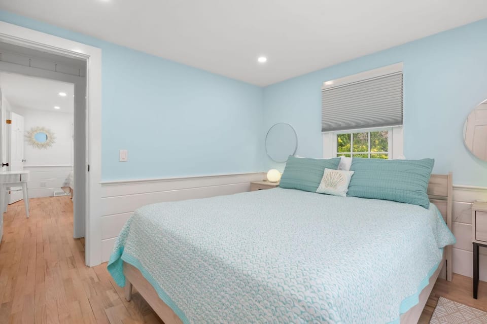 Saltaire: Coastal Getaway Near Hardings Beach House in Harwich