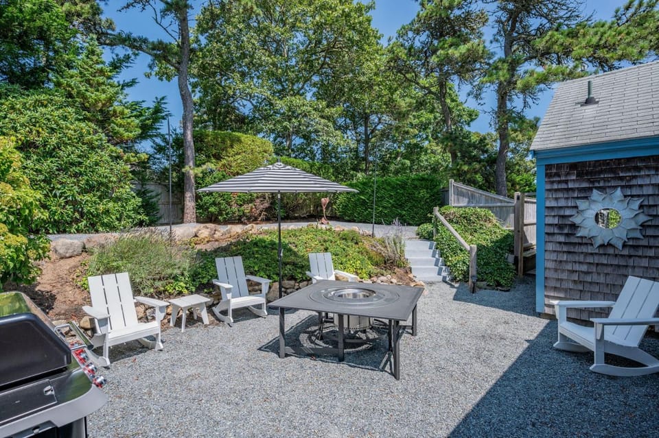 Saltaire: Coastal Getaway Near Hardings Beach House in Harwich