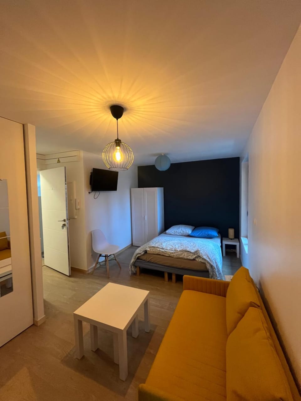 Photo of the whole room