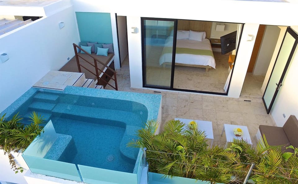 Patio, Balcony/Terrace, Seating area, Bedroom, Pool view, Swimming pool, sunbed