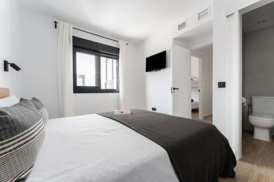 CT 326 - Faro's Fuengirola City Center - Close to Beach & Amenities Apartment in Fuengirola