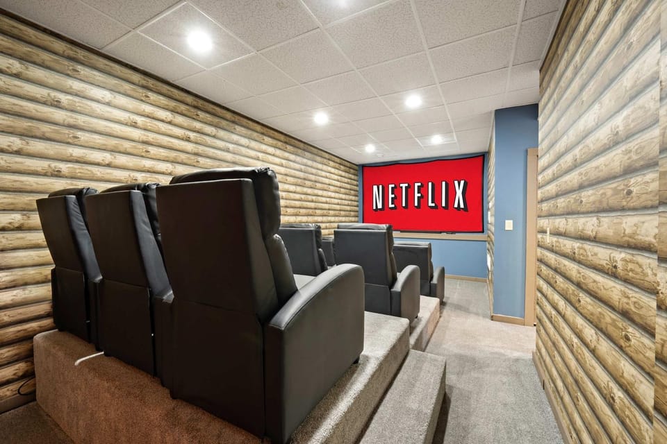 TV and multimedia, Seating area, Evening entertainment