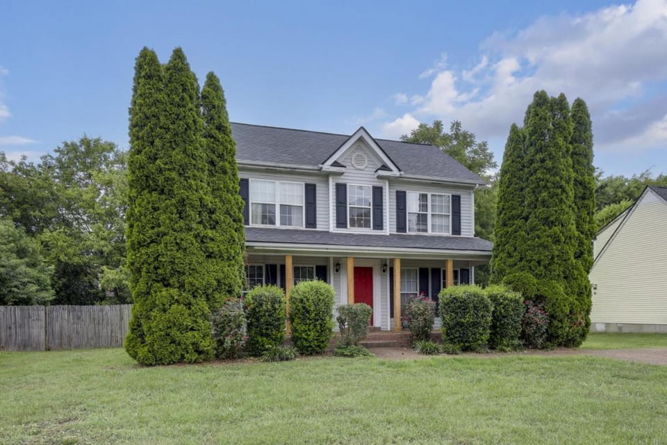 Vacation N the Station Spacious Cozy 3 bed House in Tennessee
