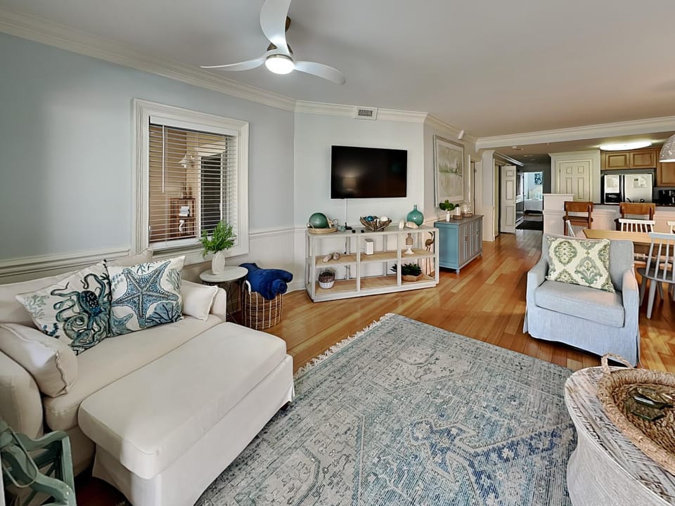 Brass Rail 318 Apartment in Tybee Island